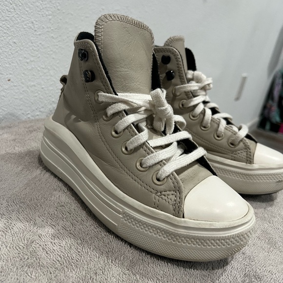 Converse Chuck Taylor All Star Leather Platform High Tops Women’s Size 5 - Picture 2 of 8